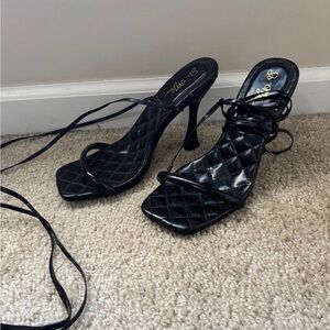 Elegant Black Quilted Women's Heels Lace Up Straps